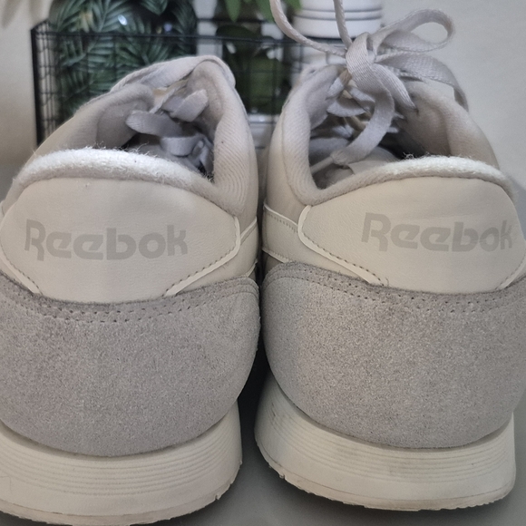 Reebok Men's Light Gray Sneakers - Picture 2 of 5